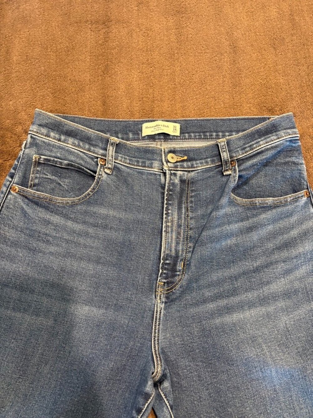 ABERCROMBIE & FITCH The Flare Ultra High Rise Jeans Medium Wash Women’s 32 / 14S